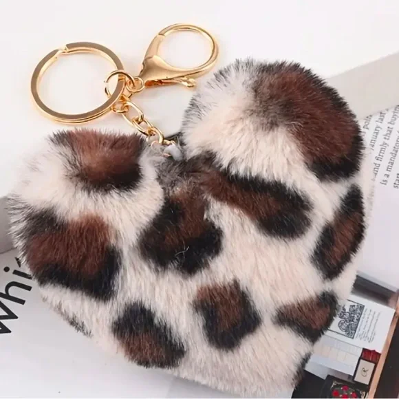 Fuzzy leopard keycharm two colors - Picture 2 of 2